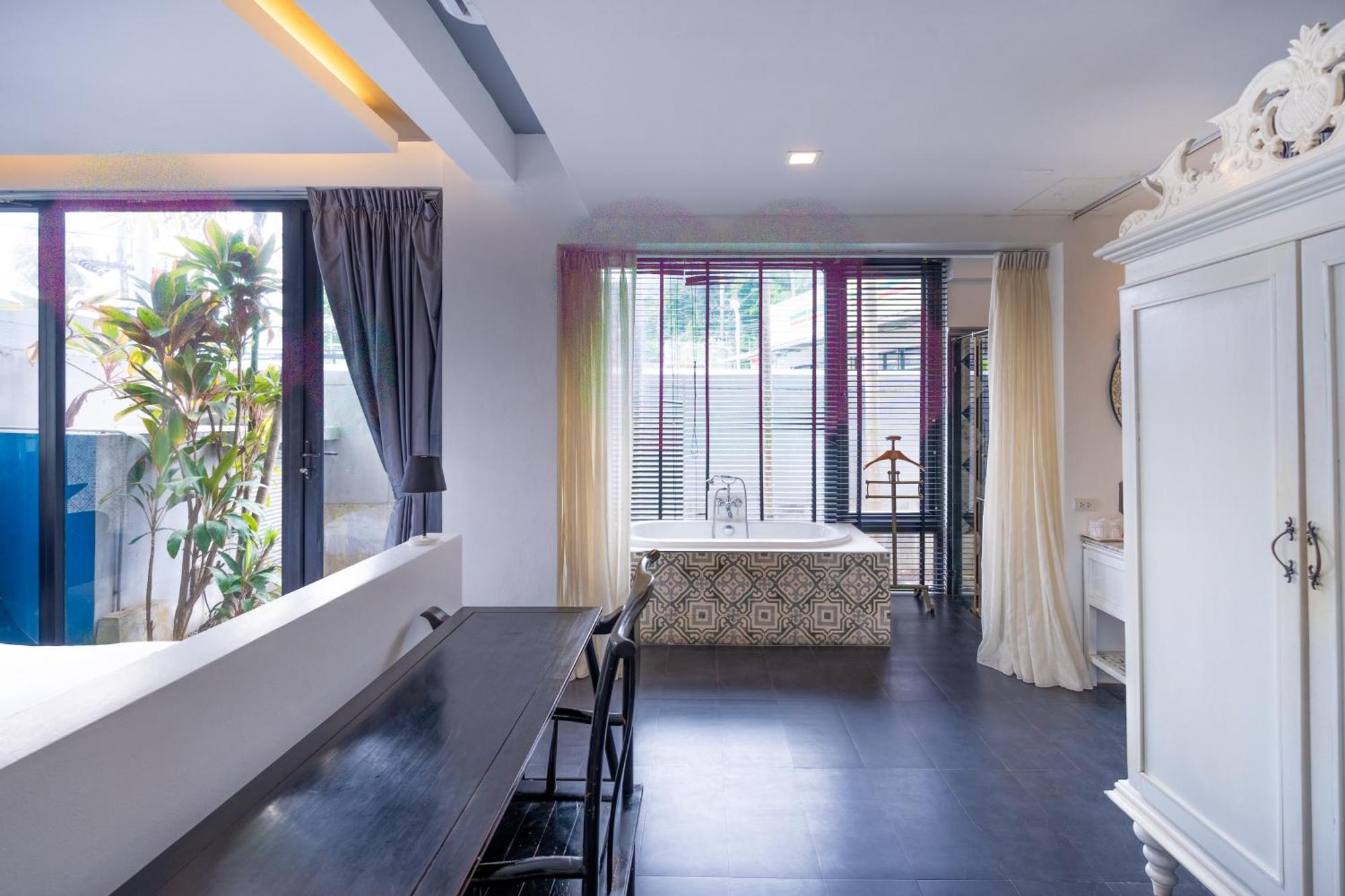 See Sea Villa Hotel Patong Buitenkant foto